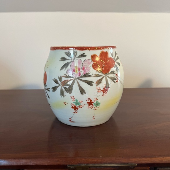 Vintage Handpainted Chinese Cachepot - Picture 2 of 7